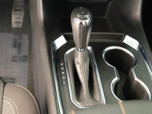 Used 2020 Chevrolet Traverse LT image 21