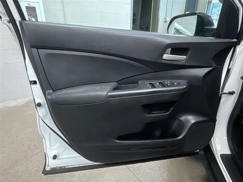 Used 2015 Honda CR-V LX image 8