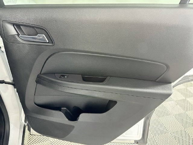 Used 2017 GMC Terrain SLE FWD image 24