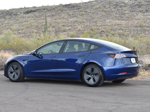 Used 2022 Tesla Model 3 Long Range image 5