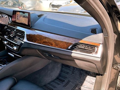Used 2019 BMW 540i w/ M Sport Package RWD image 19