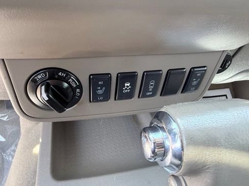 Certified 2019 Nissan Frontier SL AWD/4WD image 14