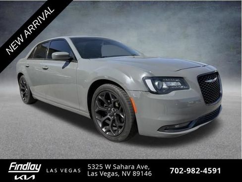 Used 2019 Chrysler 300 S RWD image 8