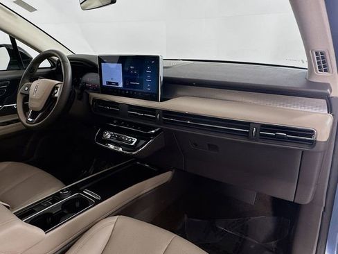 Used 2023 Lincoln Corsair AWD w/ Equipment Group 101A image 28