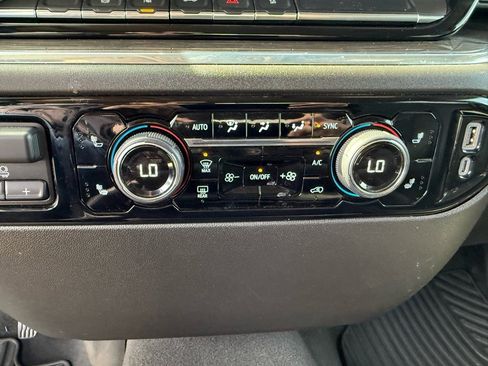 Used 2024 Chevrolet Silverado 2500 LTZ image 49