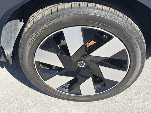 Used 2024 Volvo XC60 T8 Plus w/ Protection Package Premier image 9