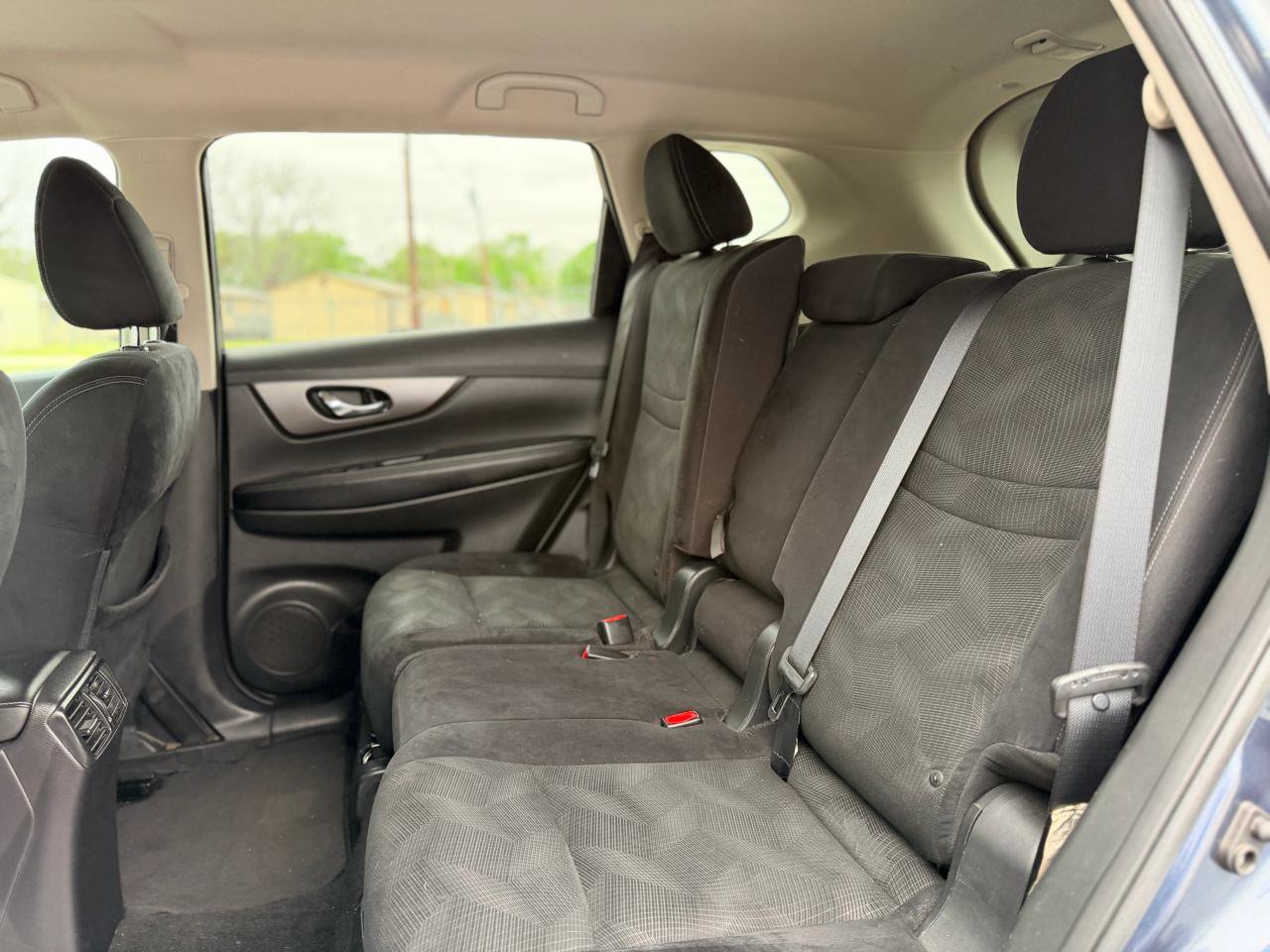 Used 2014 Nissan Rogue SV FWD image 15