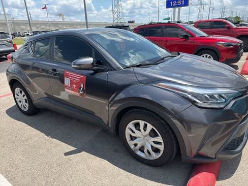 Used 2020 Toyota C-HR LE FWD image 3