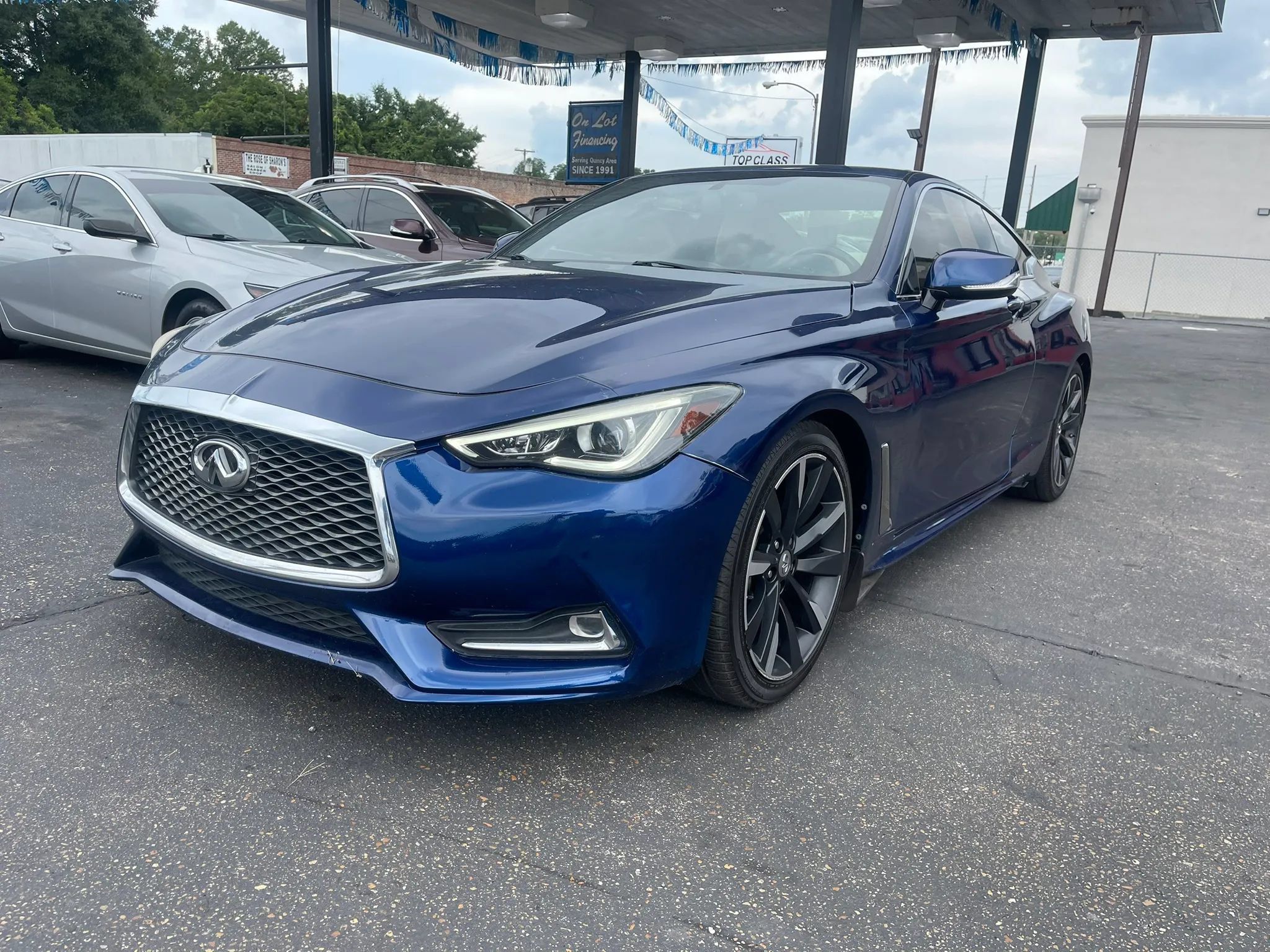 Used 2017 INFINITI Q60 3.0t w/ Premium Plus Package 3.0T RWD image 1