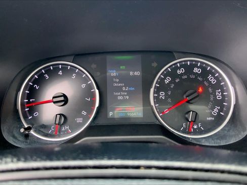 Used 2021 Toyota RAV4 LE FWD image 25