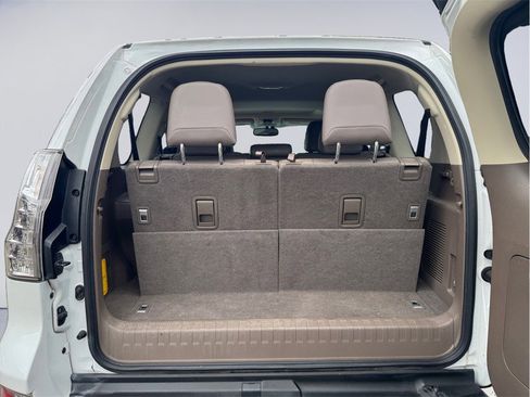 Used 2015 Lexus GX 460 w/ Premium Package AWD/4WD image 29