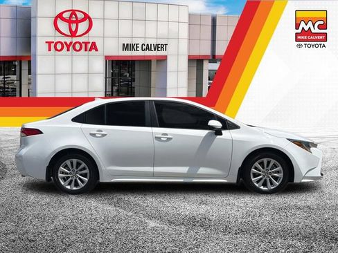 Used 2024 Toyota Corolla LE w/ LE Convenience Package FWD image 6