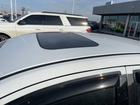 Used 2013 Chrysler 200 Limited w/ 2013.5MY 200S Special Edition image 7