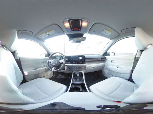 Used 2025 Hyundai Kona SEL image 38