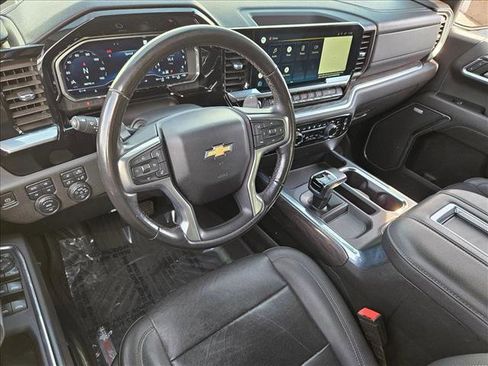 Used 2022 Chevrolet Silverado 1500 LTZ image 9