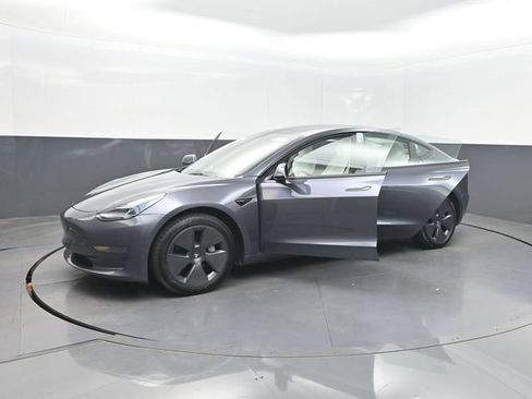 Used 2023 Tesla Model 3 Standard Range RWD image 31