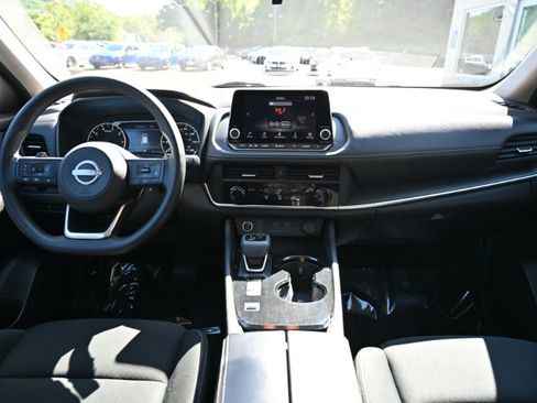Used 2023 Nissan Rogue S FWD image 11