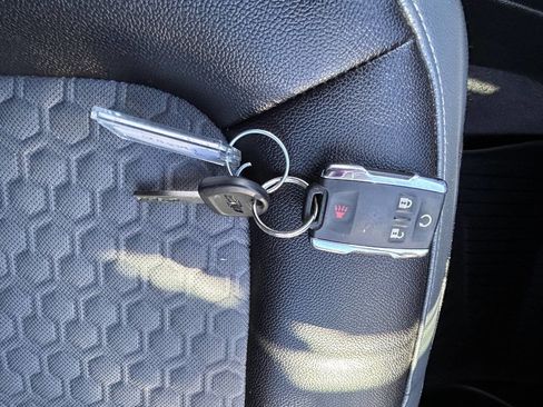 Used 2020 Chevrolet Colorado Z71 image 33