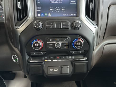 Used 2021 Chevrolet Silverado 1500 LT AWD/4WD image 34