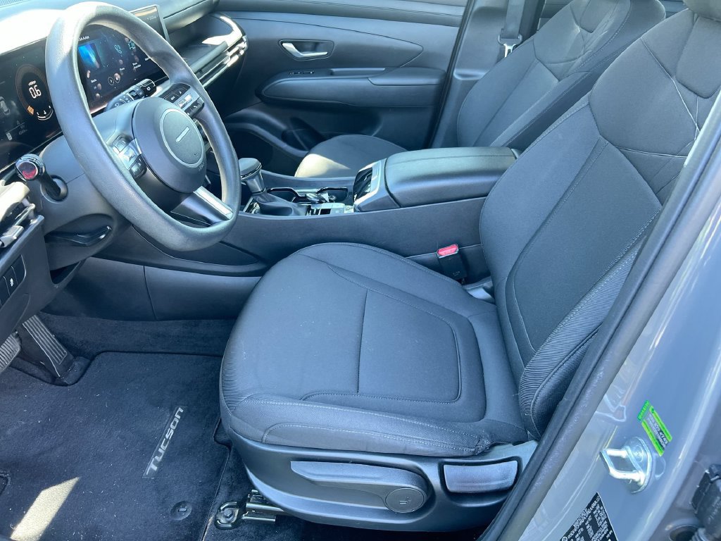 Used 2025 Hyundai Tucson SE FWD image 13