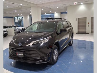 Used 2022 Toyota Sienna LE