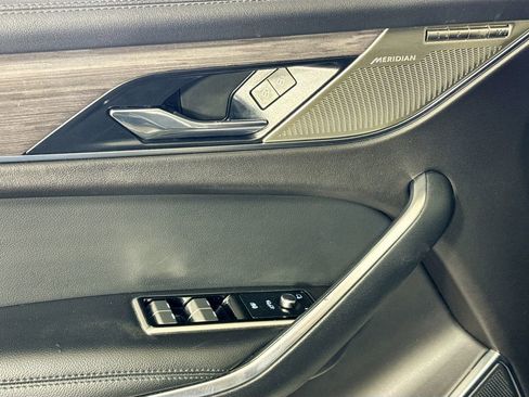 Used 2023 Jaguar F-PACE S image 23