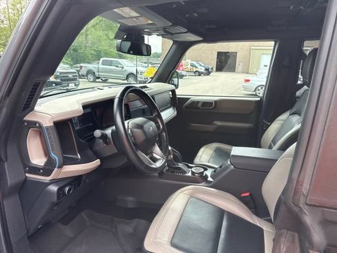 Used 2023 Ford Bronco Wildtrak AWD/4WD image 12