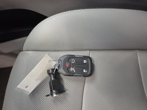 Used 2024 GMC Terrain SLT FWD image 35