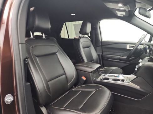 Used 2020 Ford Explorer XLT w/ Equipment Group 202A image 27