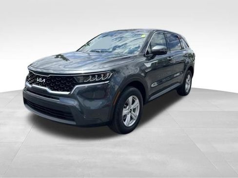 Certified 2023 Kia Sorento LX AWD/4WD image 4