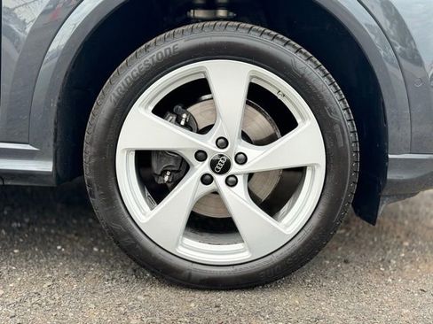 Certified 2025 Audi Q5 Premium Plus w/ Premium Plus AWD/4WD image 10