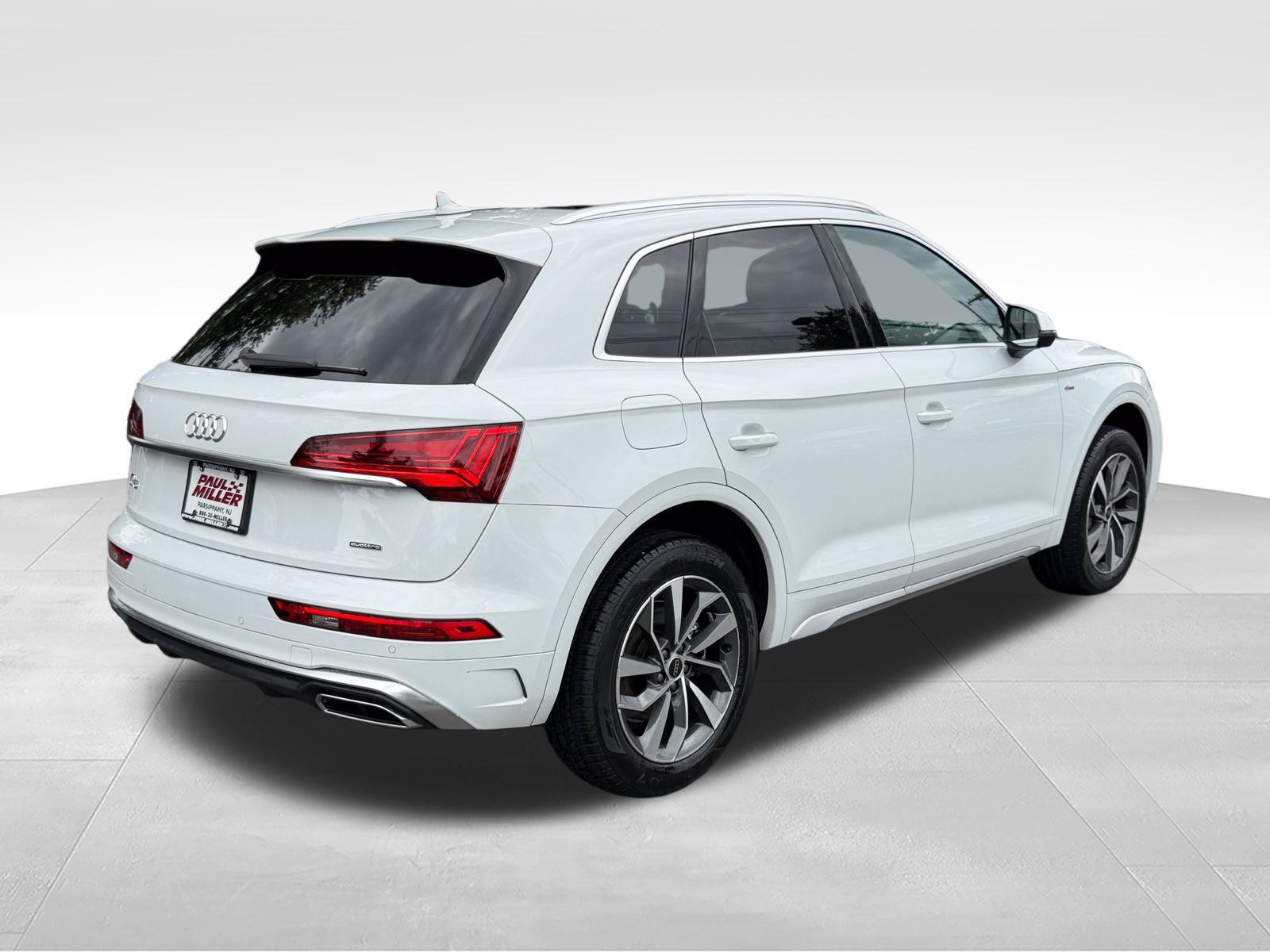 Used 2023 Audi Q5 2.0T Premium w/ Convenience Package AWD/4WD image 8