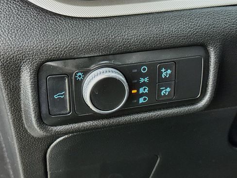 Used 2020 Ford Explorer XLT w/ Comfort Package AWD/4WD image 12