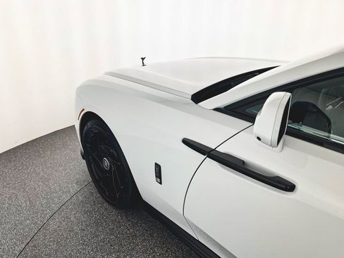 New 2025 Rolls-Royce Spectre Black Badge w/ Leather Finishing Pack image 19