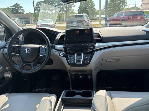 Used 2023 Honda Odyssey Touring image 9
