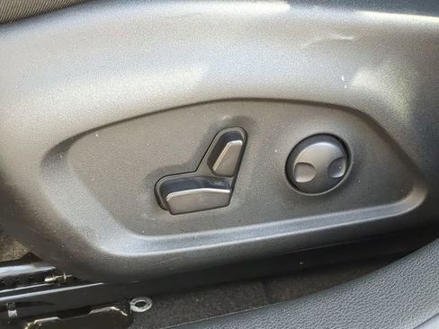 Used 2024 Jeep Compass Latitude image 22