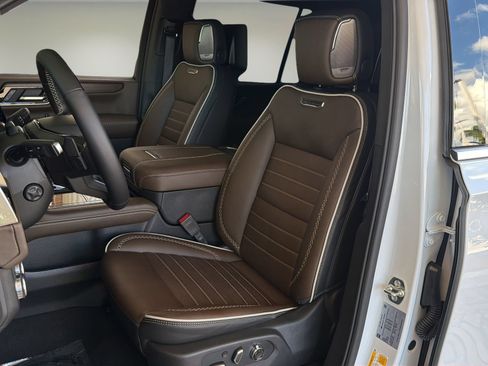 Used 2026 GMC Yukon XL Denali Ultimate AWD/4WD image 11