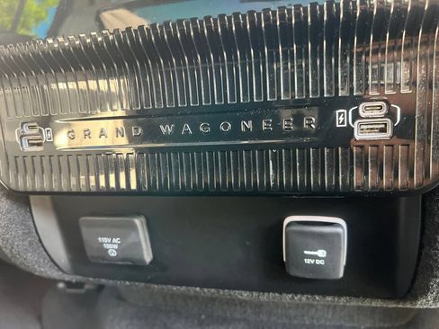 Certified 2022 Jeep Grand Wagoneer Series I AWD/4WD image 19