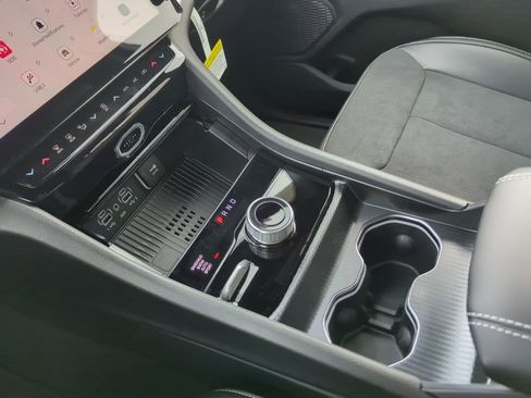 New 2026 Jeep Grand Cherokee Altitude AWD/4WD image 24