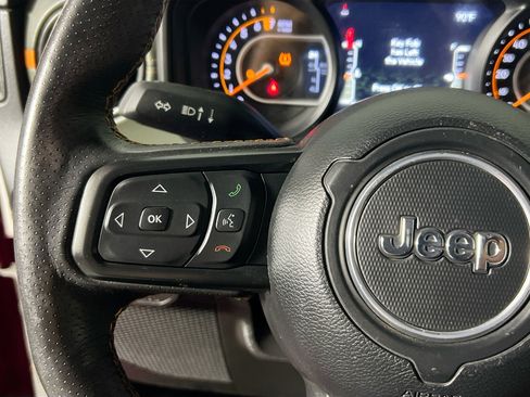 Used 2024 Jeep Gladiator Mojave AWD/4WD image 18