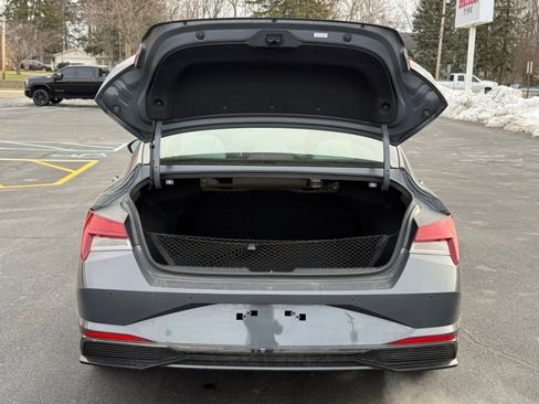Used 2023 Hyundai Elantra Limited image 38