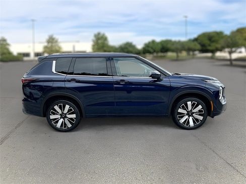 New 2025 Mitsubishi Outlander SEL image 8