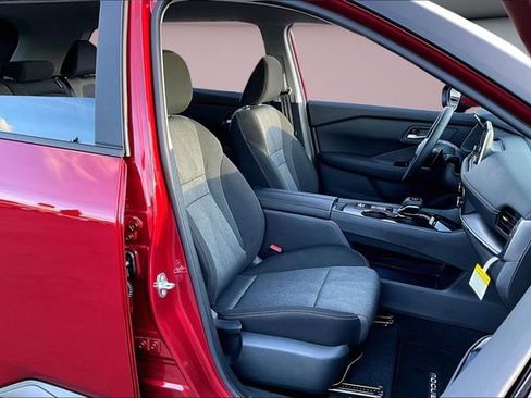 New 2026 Nissan Rogue SV FWD image 9