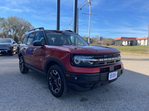 Used 2023 Ford Bronco Sport Outer Banks w/ Tech Package image 11