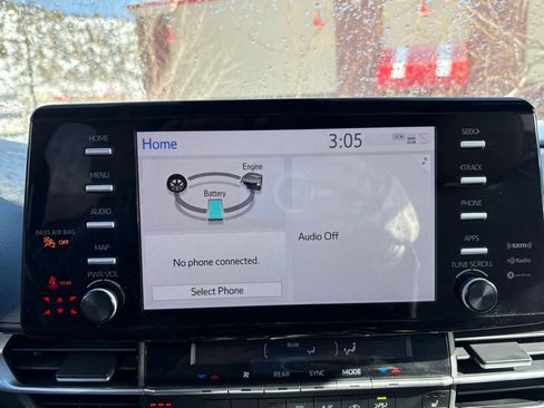 Used 2021 Toyota Sienna XLE image 17