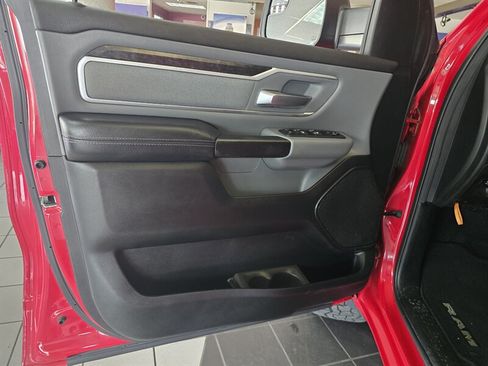 Used 2020 RAM 1500 Big Horn AWD/4WD image 9
