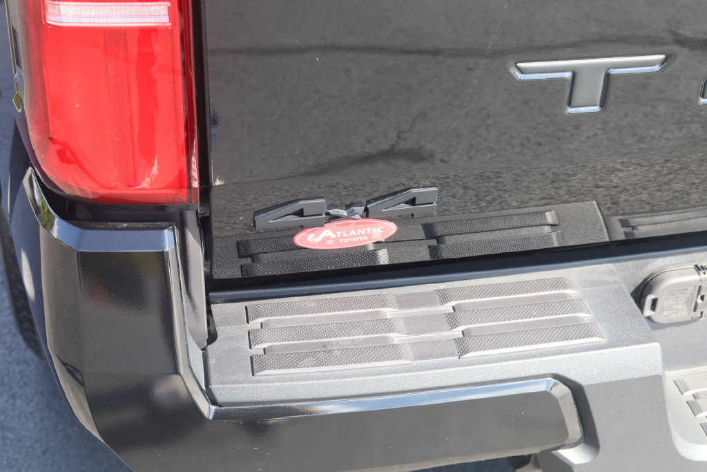 Used 2025 Toyota Tacoma TRD Sport AWD/4WD image 29