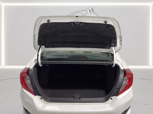 Used 2016 Honda Civic Touring image 11