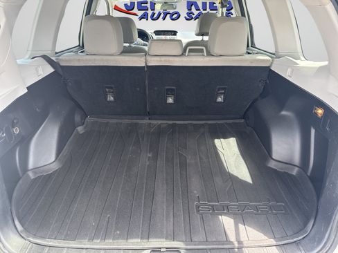 Used 2017 Subaru Forester 2.5i Limited AWD/4WD image 9