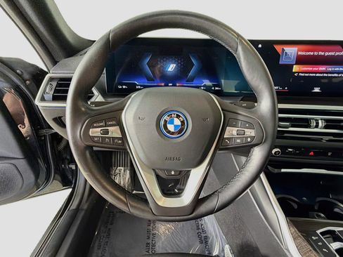 Certified 2023 BMW i4 eDrive40 w/ Premium Package RWD image 11